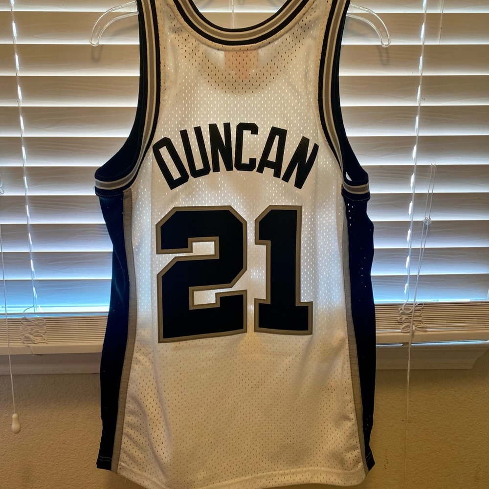 San Antonio Spurs Tim Duncan Jersey swing man - Picture 4 of 5